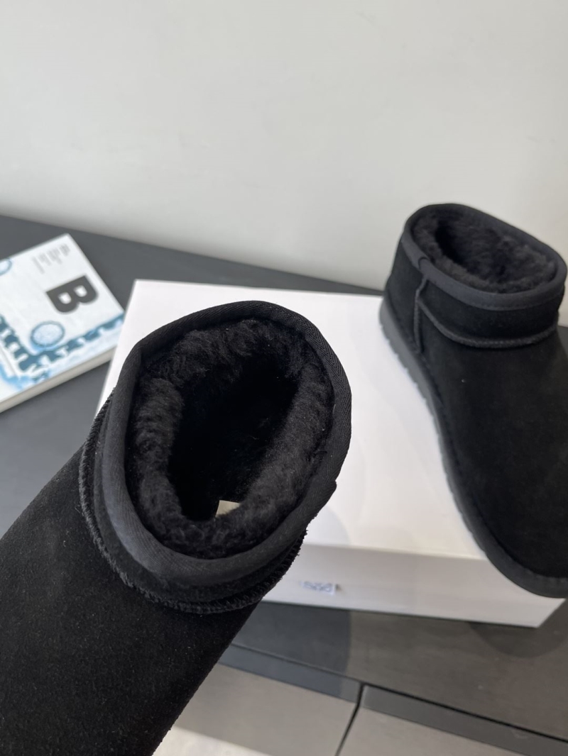 L0ew* boots
